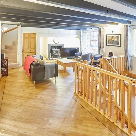 Host & - Jacksons Tatil Evi